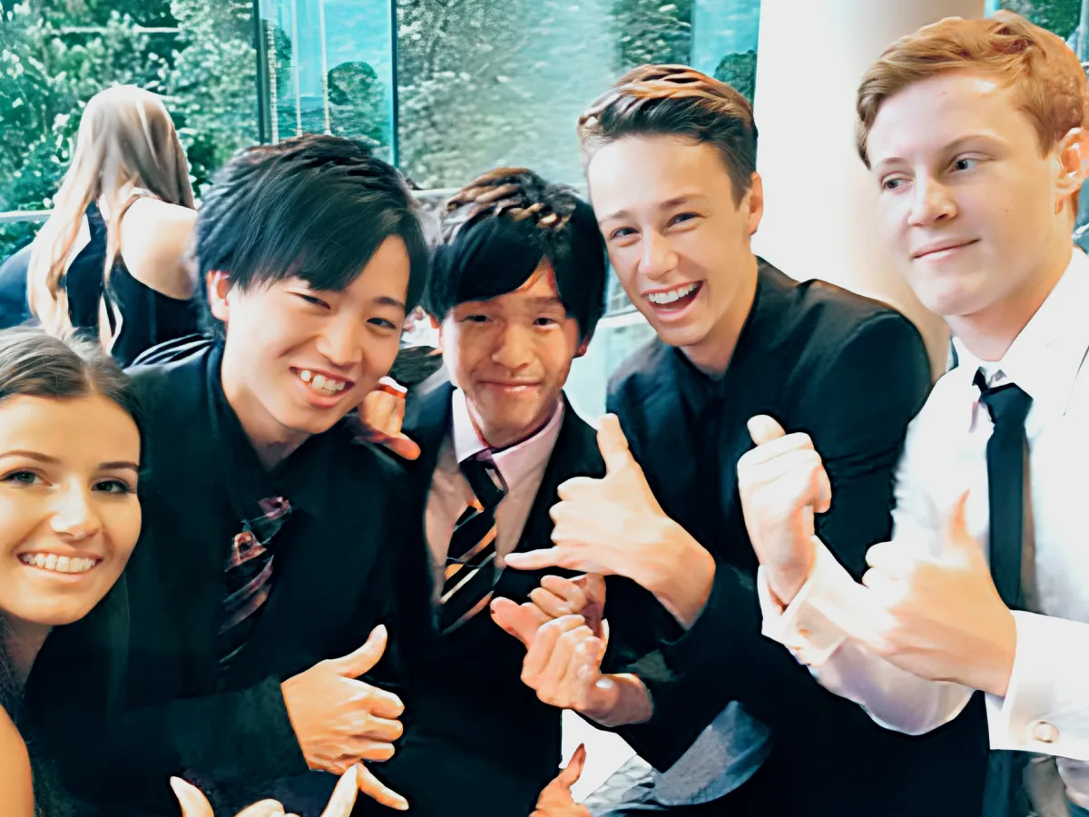 日本と海外の生徒たちの交流の写真